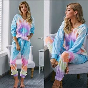 🎉HP🎉 Two Piece Tie-Dye Lounge Set